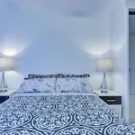 Luxury 2 Bed Flat In A New Block In East Acton