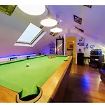 Super Large Apartment In London For Larger Groups