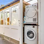 Stunning Studio In Heart Of Ldn With Garden