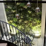New, Luxury 3 Bed Duplex In Covent Garden