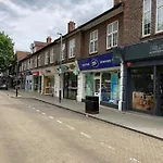 Remarkable 1-Bed Apartment In Putney Village