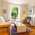 Joivy Elegant 2 Bed Near Hampstead And Camden, Sleeps 4