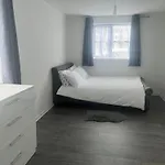 Comfortable And Cosy London Stay