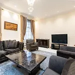 Luxury 4 Bedroom Flat In Sussex Gardens