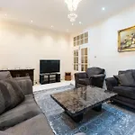 Luxury 4 Bedroom Flat In Sussex Gardens