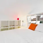 Zone 1! 2 Bed Duplex Apartment!