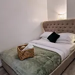 1 Bedroom Flat London