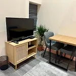 Cozy En-Suite Loft In Trendy Local