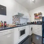 Modern Living In The Heart Of Covent Garden! 6Bc