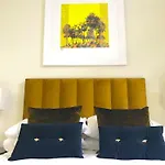 Cloud Nine - Luxe Apartment