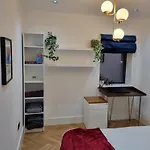 Bright Spacious Apartment In The Park