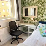 Tower Bridge King Bed En-Suite With Parking & Balcony