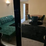Luxury 2 Bedroom Apartment Around Lcy Airport