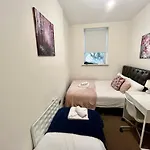 Metropolitan Coziness Private Bedrooms In Euston Station 161