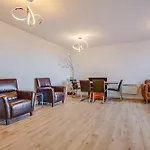 2 Bed Apartment In West Hampstead