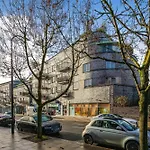 2 Bed Apartment In West Hampstead