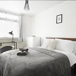 Stylish Two Bedroom Apt By Livestay Short Lets & Serviced Accommodation London, West Kensington