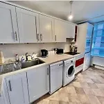 Cosy Apartment Westbourne Park