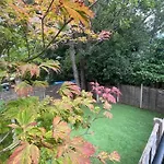 Spacious Kosher Flat In Golders Green