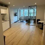 Stylish 1 Bedroom Apartment In Purley, Croydon