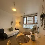 Old Town Flat In The Heart Of Shoreditch