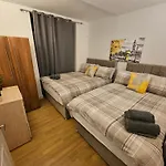 2Bdr Islington Close To Station