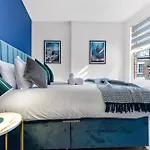 Lovely Two Bedroom With Ensuite Bathrooms