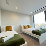 2 Bedroom Modern Family Flat-Apartment Fulham London