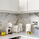 Livestay - London Chiswick Apartments With Free Parking