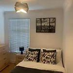 Central Stratford Cozy Double Room