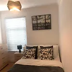 Central Stratford Cozy Double Room