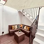 Stunning Spacious B.Apt. Slps.4