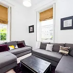 Larger Groups Apartment Close To Excel Canarywharf 02 With Parking
