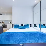 Statera Apartments - City Terraces
