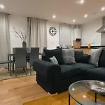 Beautiful 2Bed Flat London