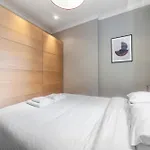 Bright & Modern 1Bdr Flat Near Lakeside Road