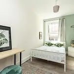 Lv2 Shoreditch-Bricklane-Convenient-Central-Liverpoolstreet