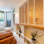 Lovely Self-Contained Basement Studio With Kitchen