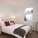 London 2 Bed Apartment