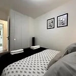 Jane Place In Putney - 3 Double Beds, Ideal For Families