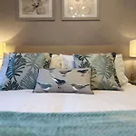 Jane Place In Putney - 3 Double Beds, Ideal For Families