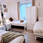 London - 1 Bedroom - 1 Bathroom - Wifi