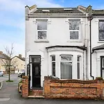 Uksas Two Bed Flat Park Front
