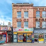 Heart Of Dalston- Trendy Compact Studio Flat