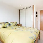 1 Bedroom Penthouse Flat In East London