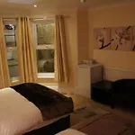 Sapphire Hotel London