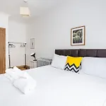 2 Bedroom Apartment By Av Stays Short Lets Southwark London With Free Wifi