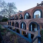The Arches Luxurious Three Bedroom Houses Close To Hampstead Heath With Garden Balcony And Courtyard