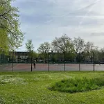Cosy 2 Bedroom Flat In East Ham, Close To Excel