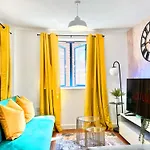 Weekly Or Monthly Stay - Relocation & Business - 4 Guests - By Hofin Stays Short Lets & Serviced Accommodation